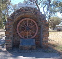 Jindera Pioneer Cairn - Sydney Resort