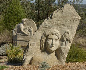 Heritage Sculptures At Pensioners Hill Lookout - Sydney 4u 0