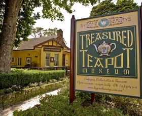 Bygone Beautys Treasured Teapot Museum And Tearooms - Sydney 4u 3