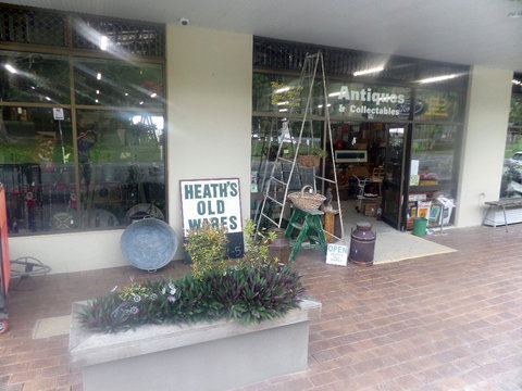 Heaths Old Wares, Collectables & Industrial Antiques - Sydney Resort 10