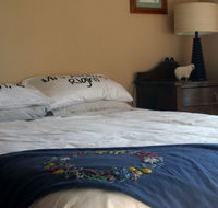 Lake View Farm House - Sydney 4u