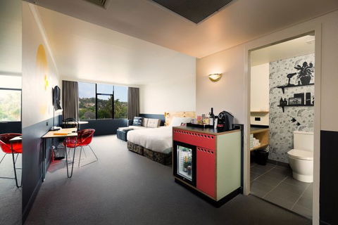 Atura Albury - Sydney 4u 2