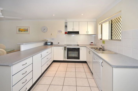 Raintrees Resort - Sydney Resort 4