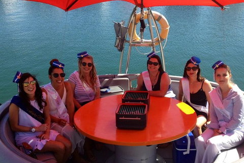 Self-Drive BBQ Boat Hire Mandurah - Group Of 7 - 10 People - Sydney Resort 1