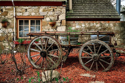 Adelaide Hills Day Tour. Winery Cellar Doors - Sydney 4u 0