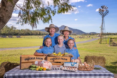 Mackay Aussie Farm & Drinks Tour - Sydney 4u 0