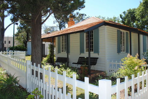 La Trobe's Cottage - Sydney 4u 2