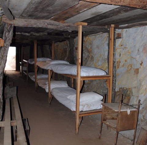 Mount Isa Underground Hospital And Museum - Sydney 4u 1