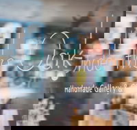 Under The Oak Handmade Gallery and Gifts - Accommodation Sydney