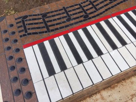 Piano Park Bench, Moonta - Sydney 4u 2