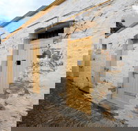 Police Lockup And Stables - Accommodation Sydney