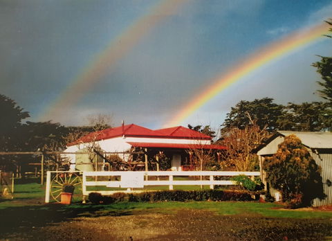 Stefani Hilltop Gallery - Accommodation Sydney 0