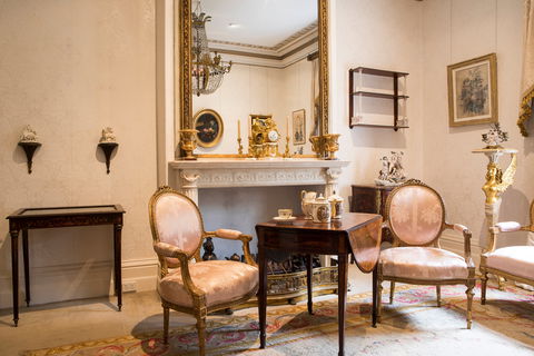 The Johnston Collection - Sydney 4u 1