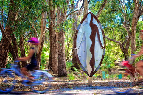 Wagirra Trail And Yindyamarra Sculpture Walk - Sydney 4u 0