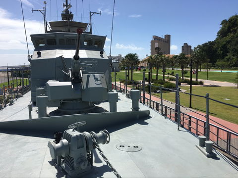 HMAS Gladstone - Sydney 4u 1