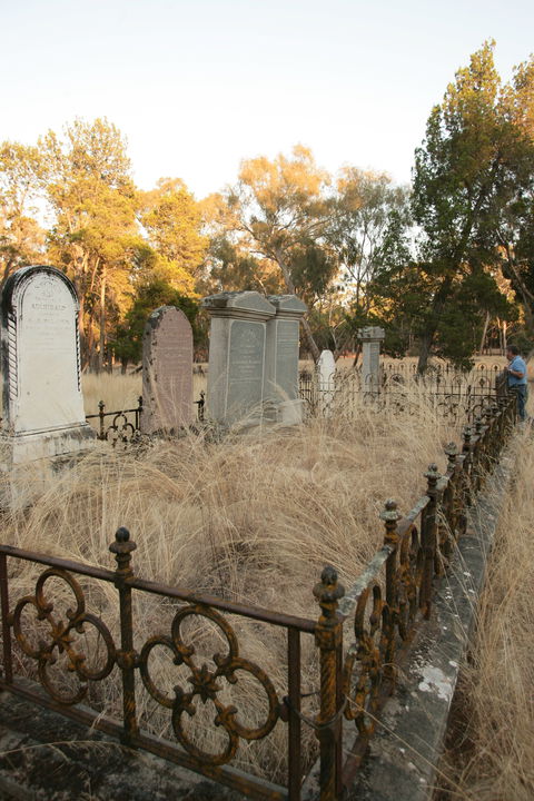 Mathoura Pioneer Cemetery - Sydney 4u 1