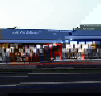 Kelly  Gemelli - Art and Design