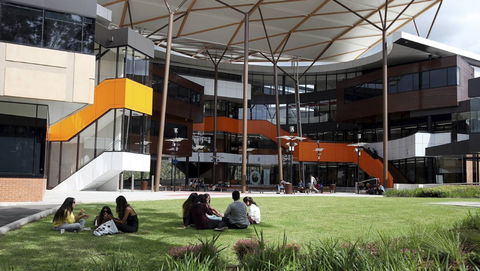 Sculpture Walk At WSU Campbelltown Campus - Sydney 4u 2