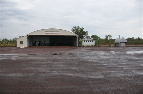 Daly Waters Aviation Complex - Sydney 4u 0