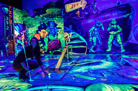 Glowing Rooms 3D Mini Golf - Accommodation Sydney 1