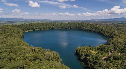 Lake Eacham, Crater Lakes National Park - Sydney 4u 2