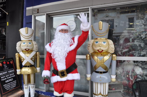 Mrs Claus And Santa - Accommodation Sydney 0