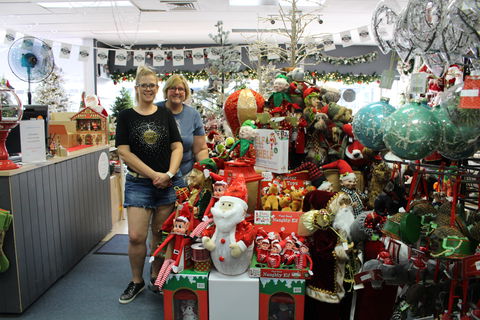 Mrs Claus And Santa - Accommodation Sydney 1