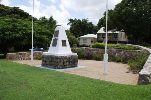 Dunwich War Memorial - Sydney 4u 1