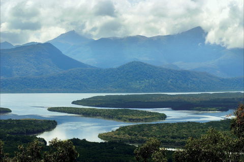 Hinchinbrook Island National Park - Sydney 4u 0