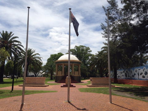 Kingaroy Memorial Park - Sydney 4u 0