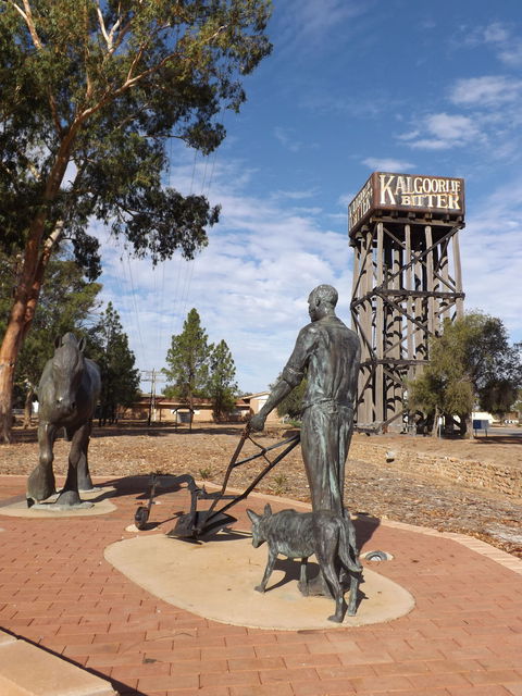 Merredin Railway Water Tower - Sydney 4u 0