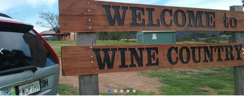 WCPTHV  Wine Country Private Transfers - Sydney 4u 0