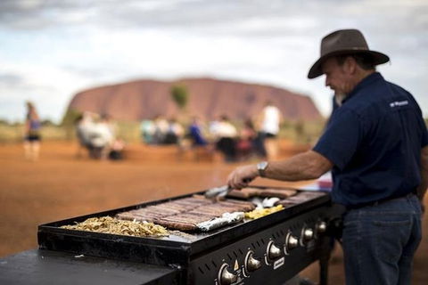 Sunset Australian Barbecue Dinner In Uluru - Sydney 4u 1