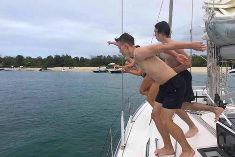 Sailing Curlew Escape On Moreton Bay - Accommodation Sydney 11