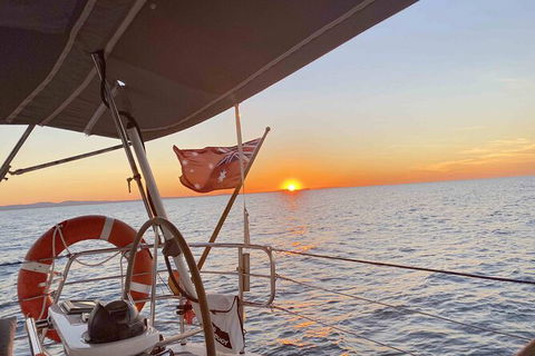 Sailing Curlew Escape On Moreton Bay - Accommodation Sydney 5
