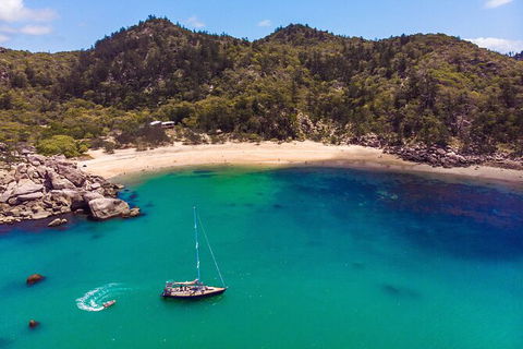 Helicopter And Magnetic Island Sailing - Accommodation Sydney 5