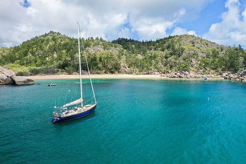 Helicopter And Magnetic Island Sailing - Accommodation Sydney 8