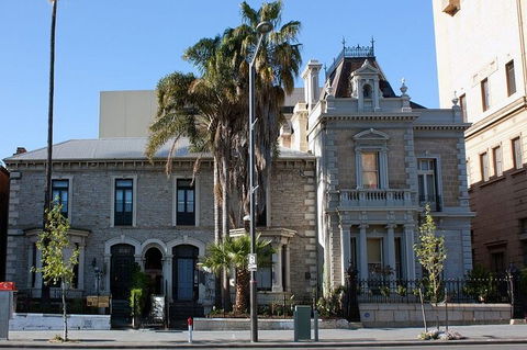 Adelaide Airport Transfers : Adelaide City To Airport ADL In Luxury Van - Accommodation Sydney 3