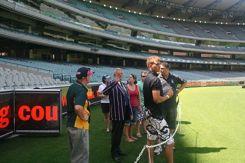 Ultimate Sports Lovers Bus Tour Of Melbourne - Sydney 4u 3