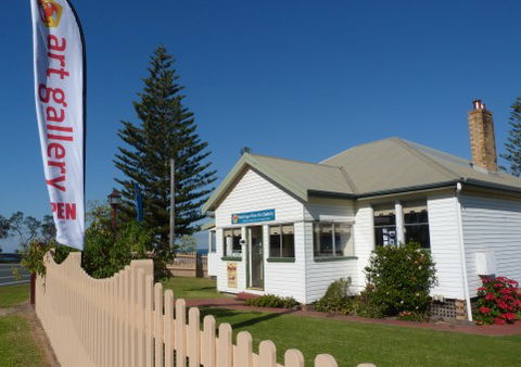 Hastings Fine Art Gallery - Accommodation Sydney 0