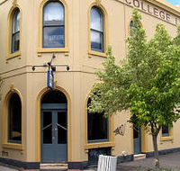 The College Lawn Hotel - Accommodation Sydney