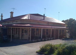 Old Bush Inn - Accommodation Sydney 0