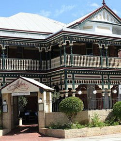 Julios - Accommodation Sydney 0