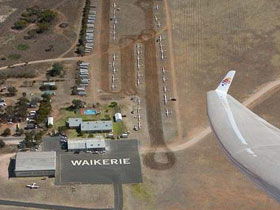 Waikerie Gliding Club - Sydney 4u 1