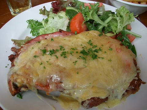 Mount Larcom Royal Hotel - Sydney Resort 2