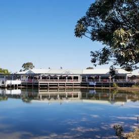 Waterfront Hotel - Sydney 4u 1