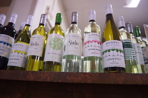 Beer And Wine O'Clock At Club Boutique Hotel Cunnamulla - Accommodation Sydney 1
