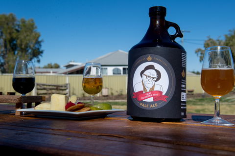 Beer And Wine O'Clock At Club Boutique Hotel Cunnamulla - Accommodation Sydney 2