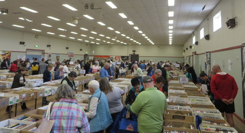 Rotary Club Of Wagga Wagga - Book Fair - Sydney 4u 0