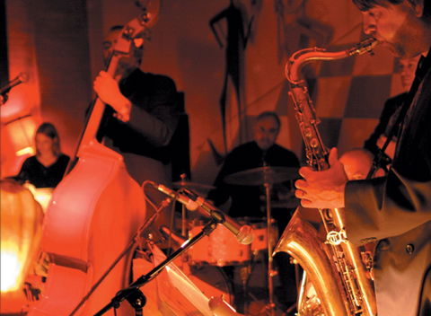 The Pearly Shells Feat. Julie O'Hara - Sydney 4u 0